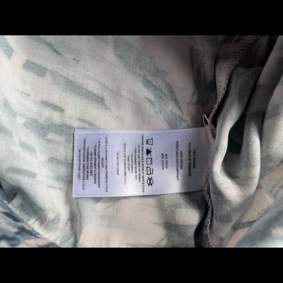 NEW Lole Crystal Pink Jungle Palm Sasha Button Down Shirt US M - Picture 10 of 10